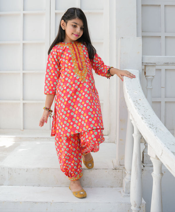 Rose Whisper 02 Piece (RTW)